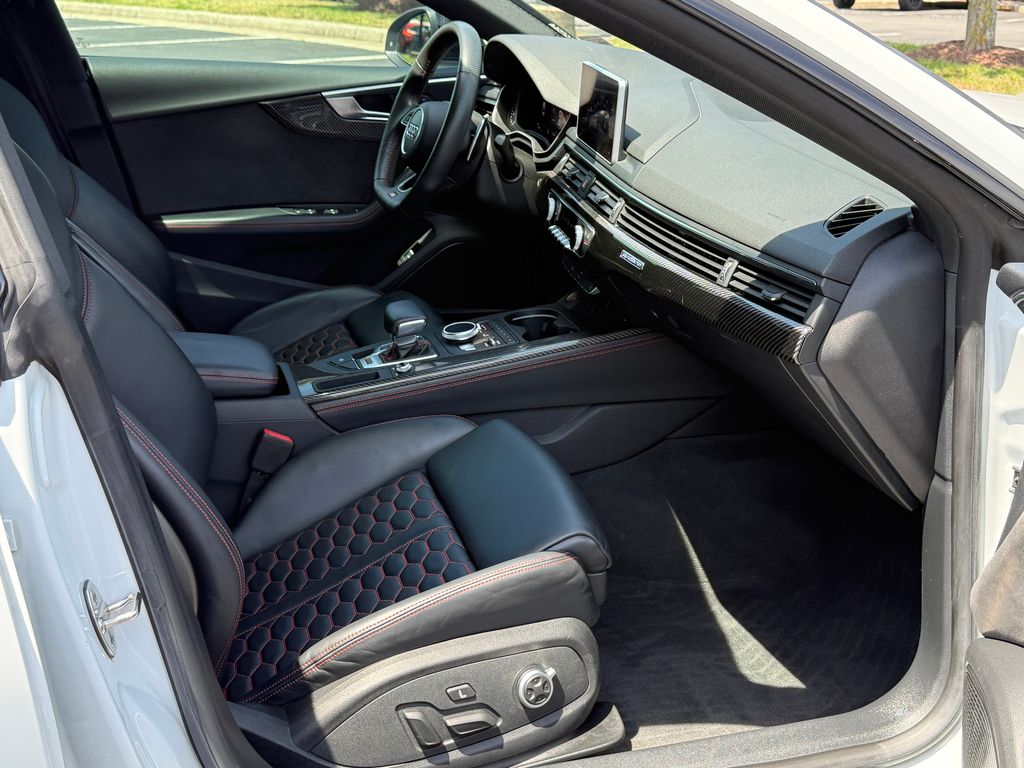 Thumbnail: 2019 Audi RS 5 - 13