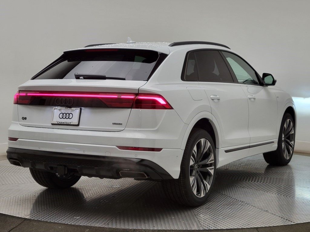 Thumbnail: 2026 Audi Q8 - 5