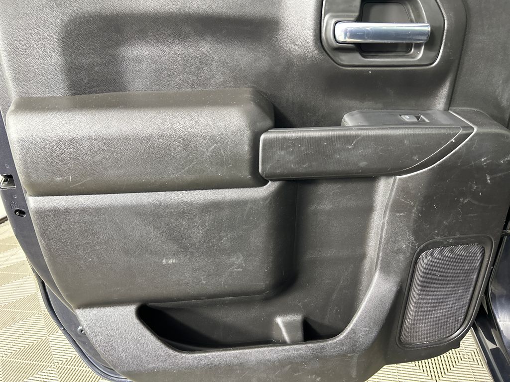 Used 2022 Gray Chevrolet Custom image 18