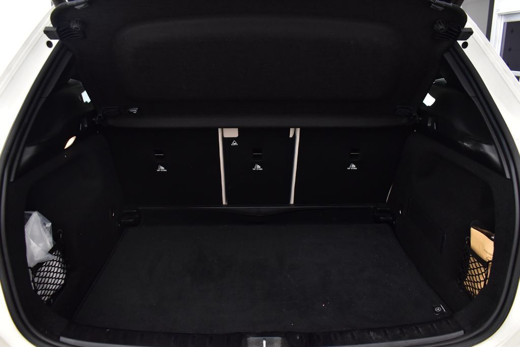 2022 Mercedes-Benz GLA 250 4MATIC 32