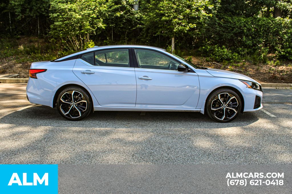 Used 2025 Gray Nissan 2.5 SR image 9