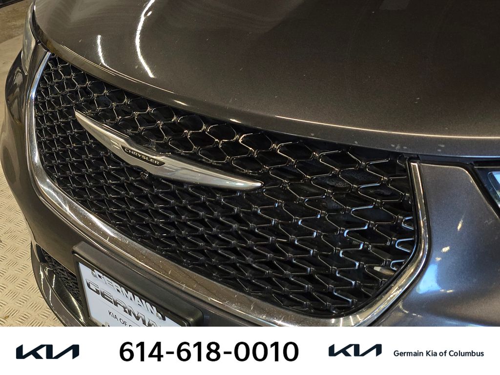 Used 2022 Gray Chrysler Touring L image 13
