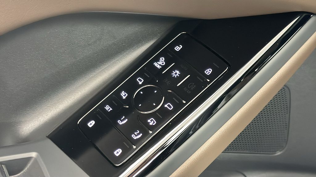2025 Audi Q6 e-tron Premium 25
