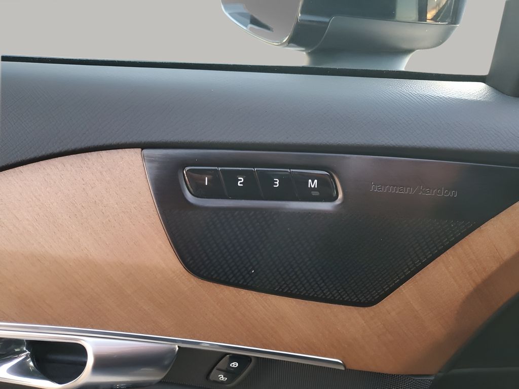 Used Car 2023 Volvo Xc90  B6 Plus 7-seater For Sale Under $40,000 In Austin, Texas