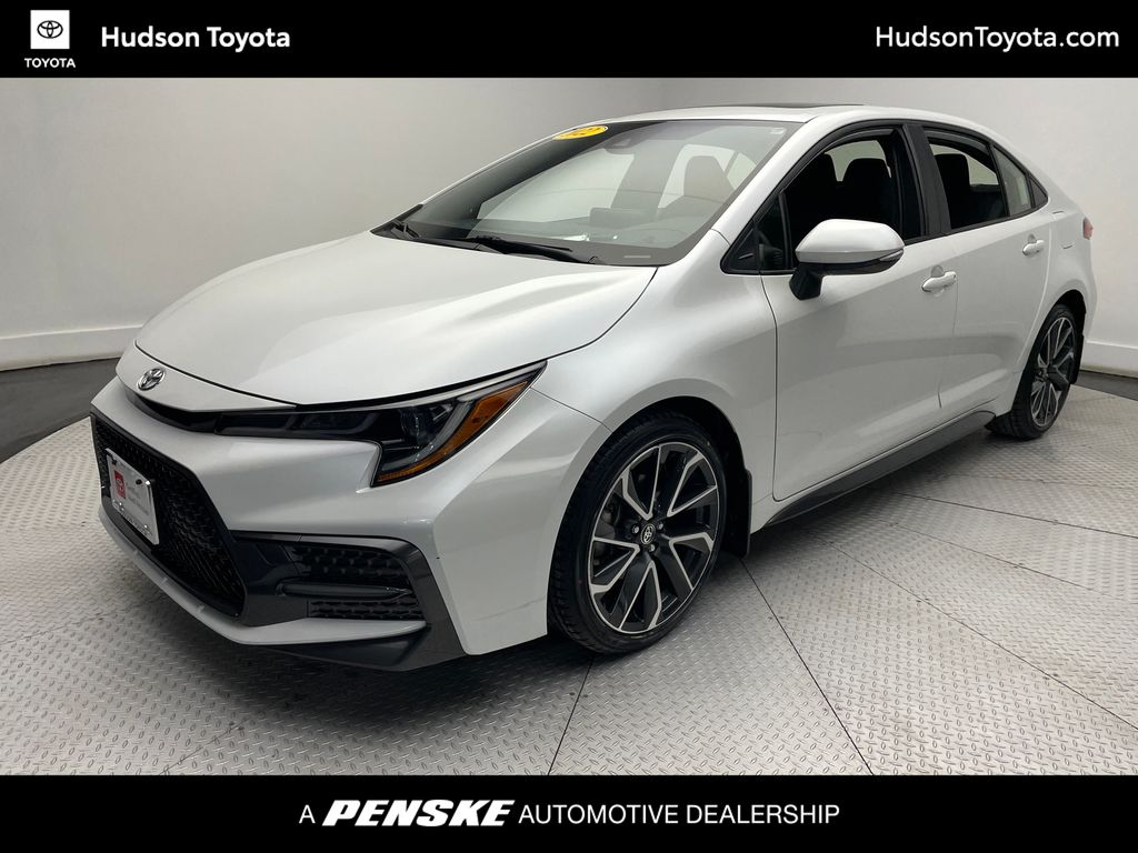 2022 Toyota Corolla SE Hero Image