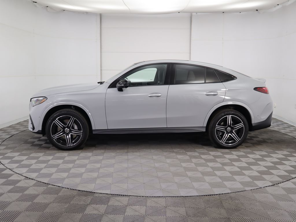 2025 Mercedes-Benz GLC 300 8