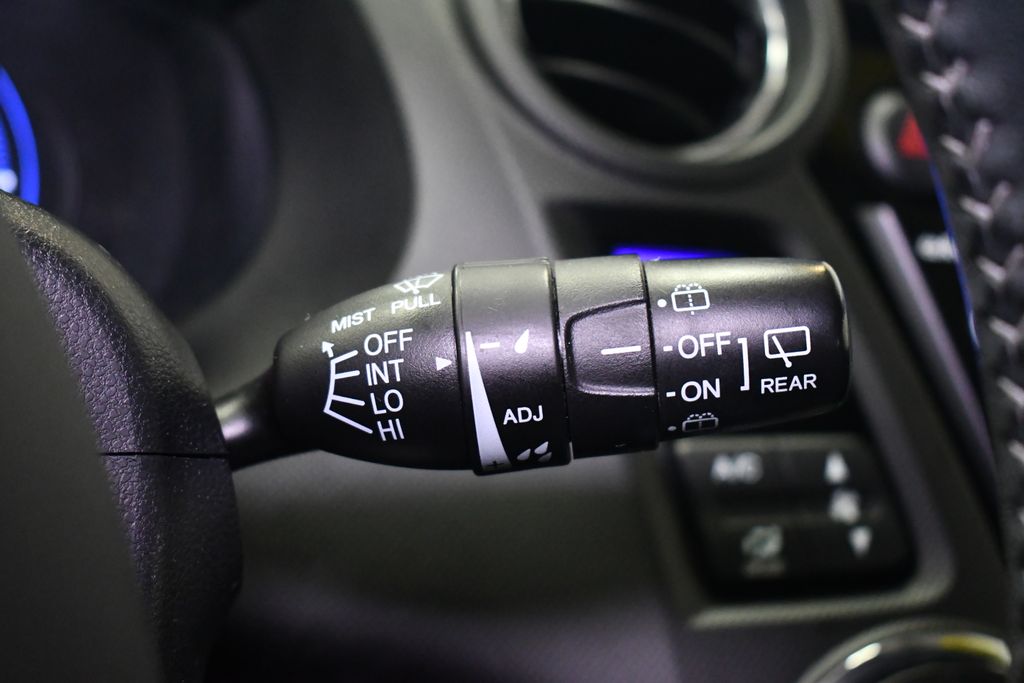 Thumbnail: 2012 Honda Insight - 27