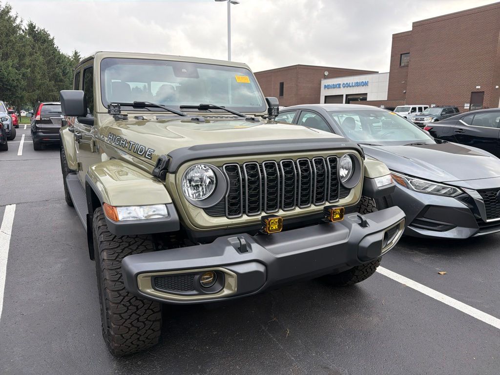 Thumbnail: 2025 Jeep Gladiator - 5
