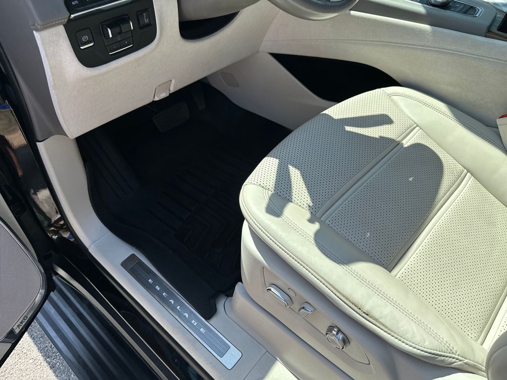 Used Car 2022 Cadillac Escalade  Sport Platinum For Sale Under $70,000 In Austin, Texas