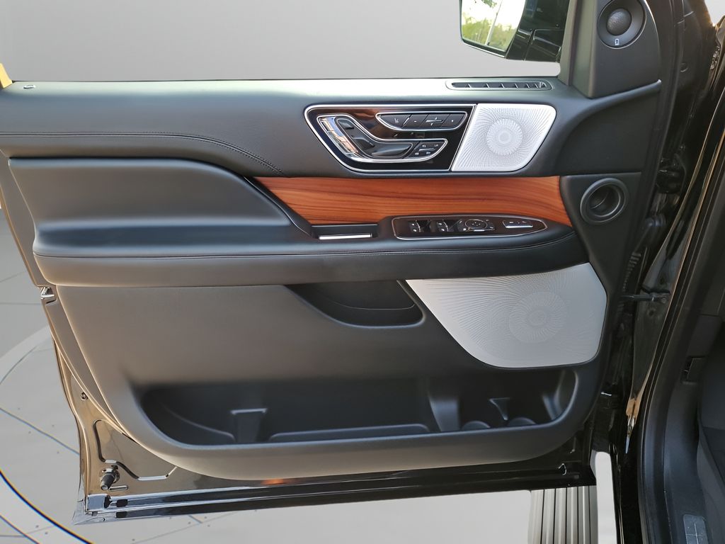 Used Car 2018 Lincoln Navigator L  Reserve For Sale Under $40,000 In Austin, Texas