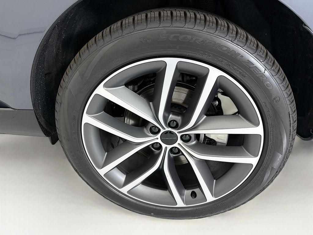 Thumbnail: 2026 Land Rover Range Rover - 29