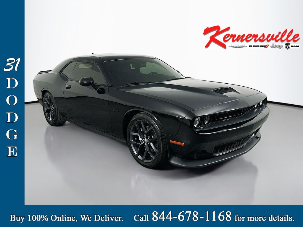 Pitch Black Clearcoat 2023 Dodge Challenger Coupe Rear-Wheel Drive Manual