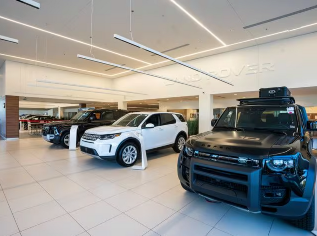 New 2026 Red Land Rover X-Dynamic SE image 27