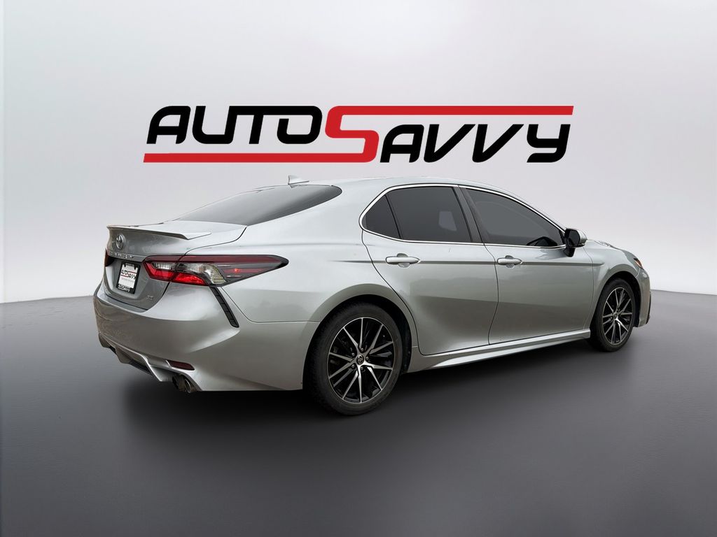Used 2022 Silver Toyota SE image 5