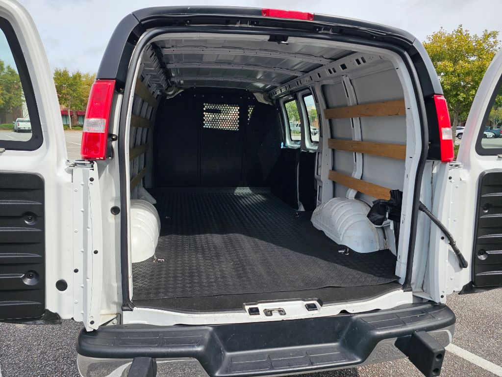 2022 GMC Savana 2500 Work Van 35