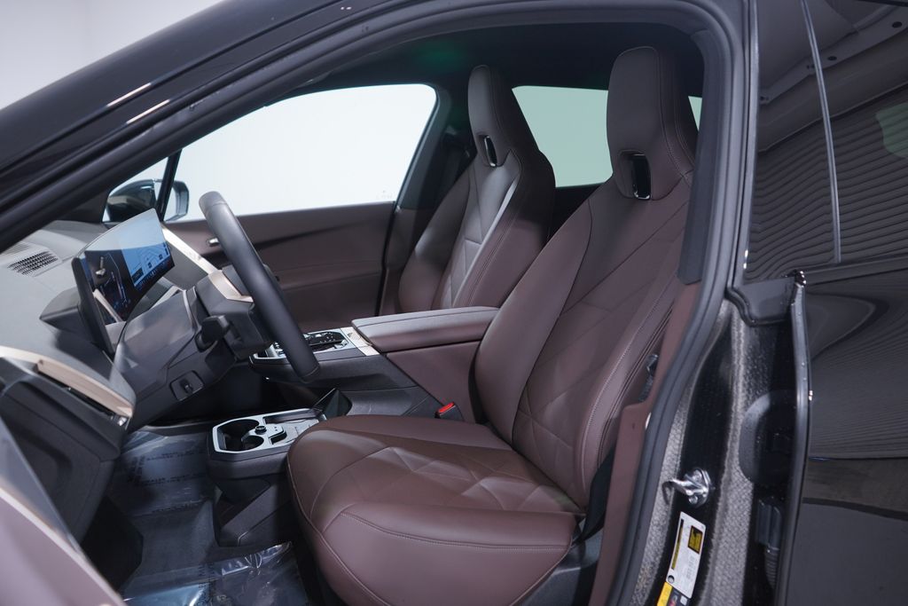 Thumbnail: 2026 BMW iX - 7