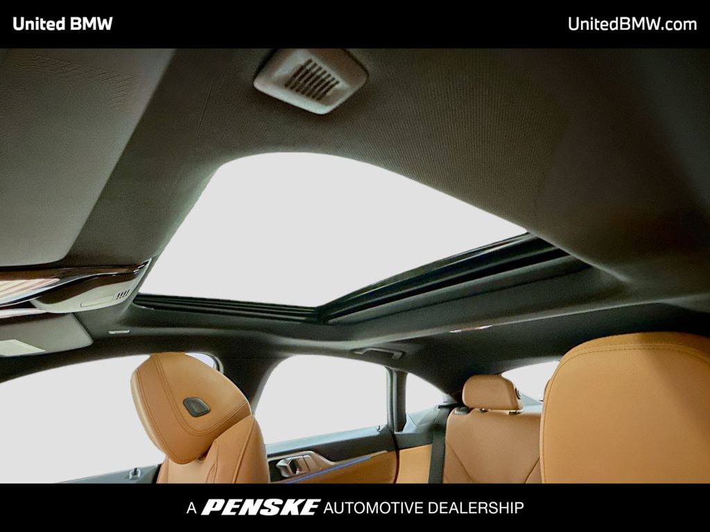 Thumbnail: 2026 BMW i4 - 12