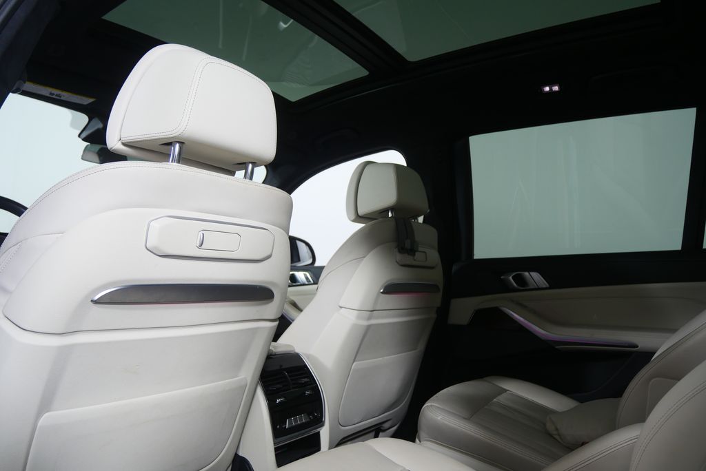 Thumbnail: 2024 BMW X7 - 16