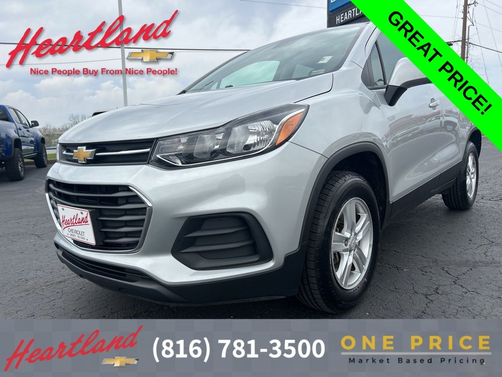 Silver Ice Metallic 2022 Chevrolet Trax LS AWD SUV / Crossover All-Wheel Drive 6-Speed Automatic