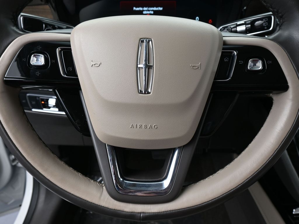Used 2022 White Metallic Lincoln Reserve image 35