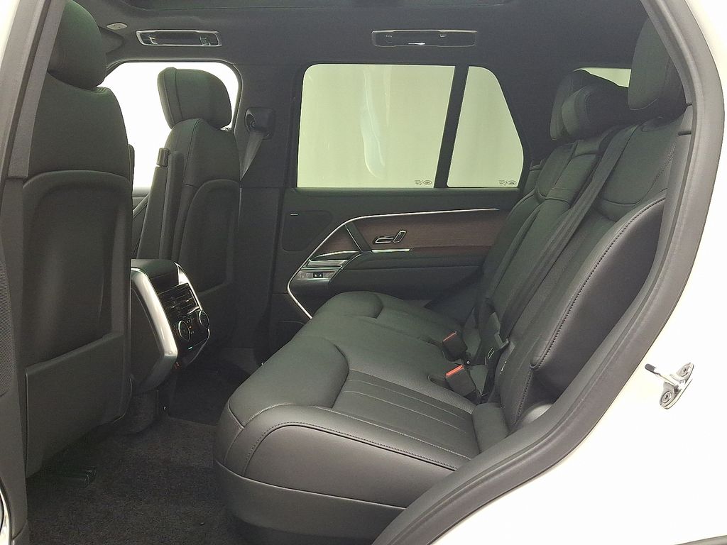 Thumbnail: 2026 Land Rover Range Rover - 6