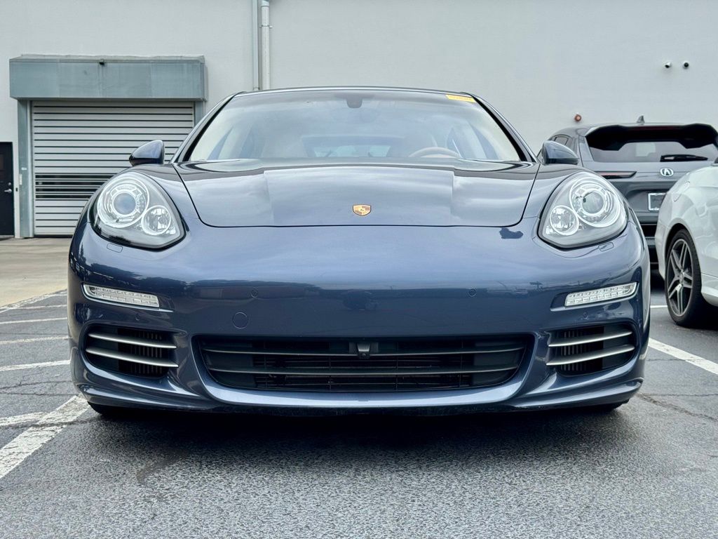 2015 Porsche Panamera 4S photo 2