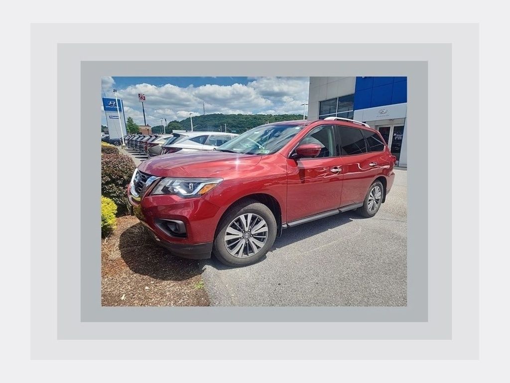 Cayenne Red Metallic 2017 Nissan Pathfinder SUV / Crossover Four-Wheel Drive Continuously Variable Transmission