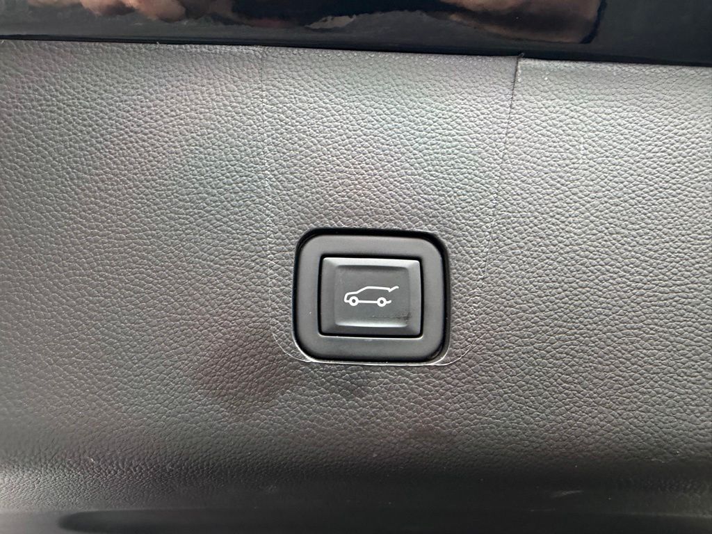 2023 Chevrolet Traverse LT Leather Black at Klick Lewis Buick Chevrolet