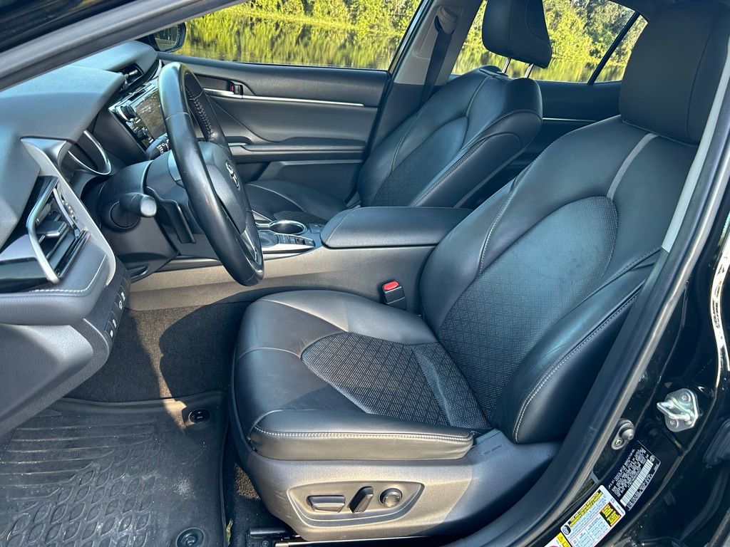 Thumbnail: 2019 Toyota Camry - 14