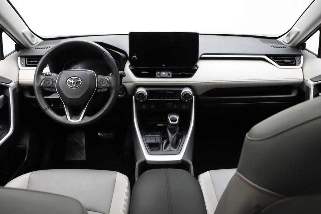 2023 Toyota RAV4 XLE Premium 24