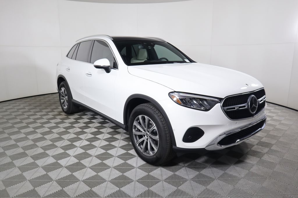 2025 Mercedes-Benz GLC 300 3
