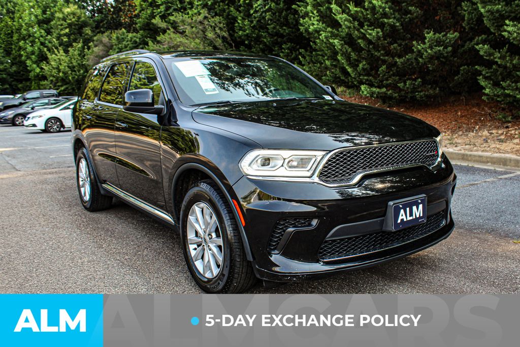 Used 2023 Black Dodge SXT image 4