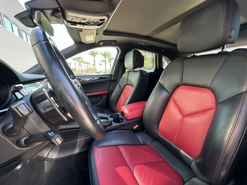 Thumbnail: 2020 Porsche Macan - 5