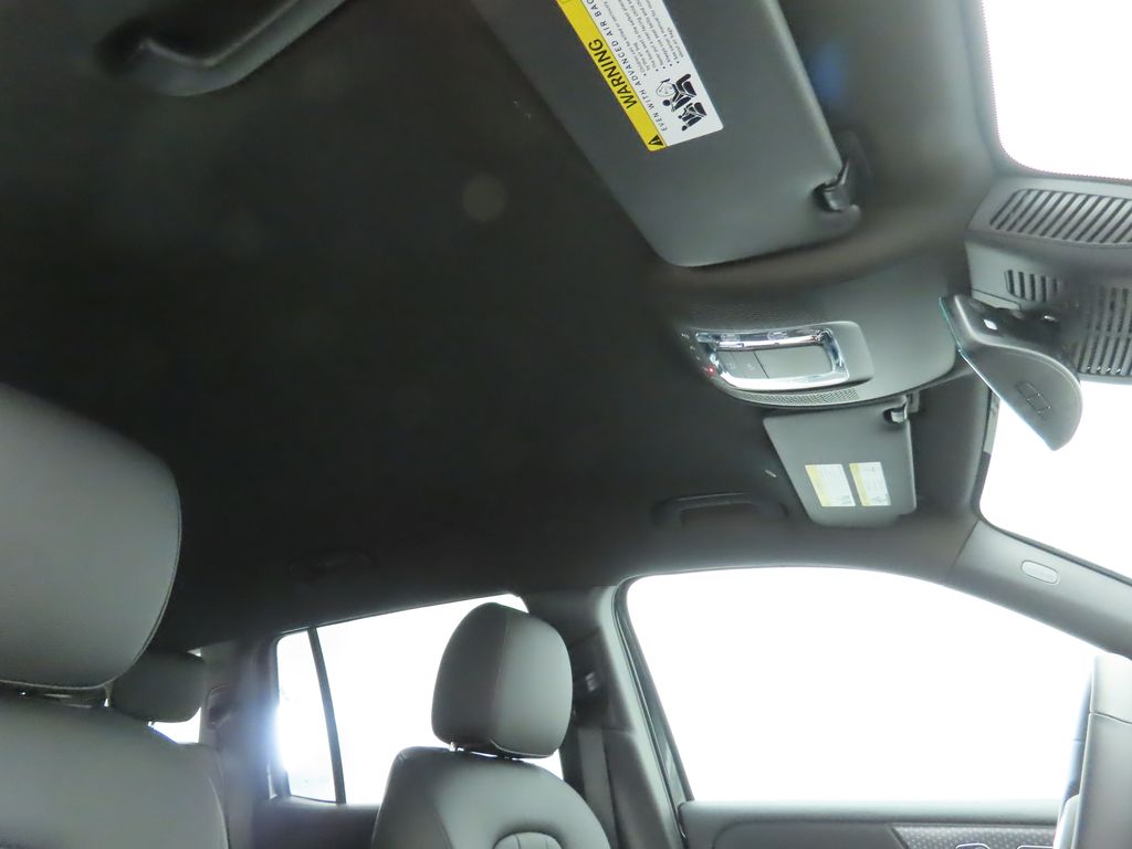 Thumbnail: 2025 Mercedes-Benz GLB - 18