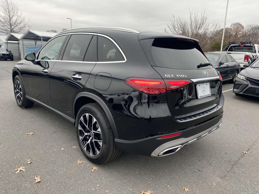 2025 Mercedes-Benz GLC 350 7