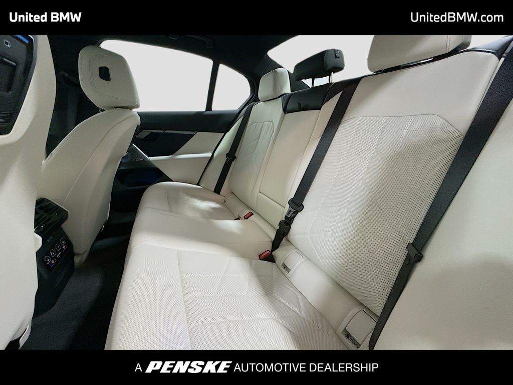 Thumbnail: 2025 BMW i5 - 13