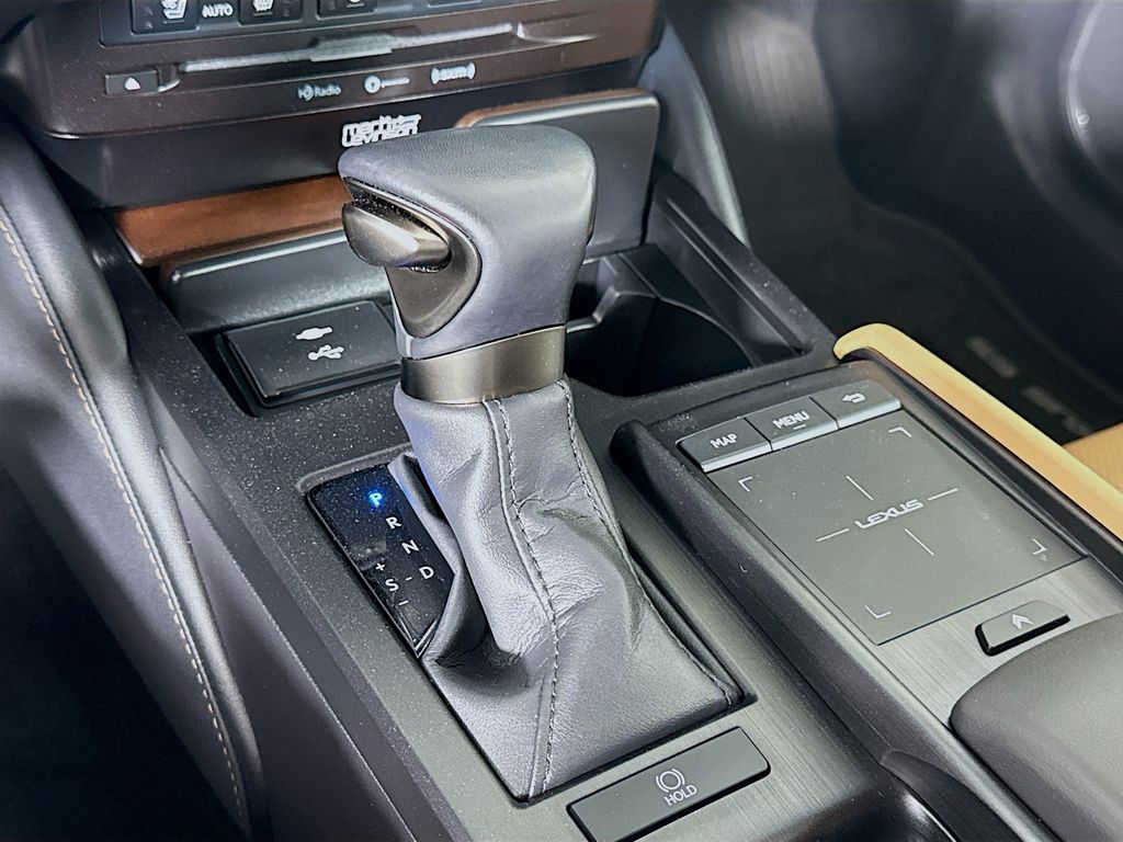 2022 Lexus ES  17