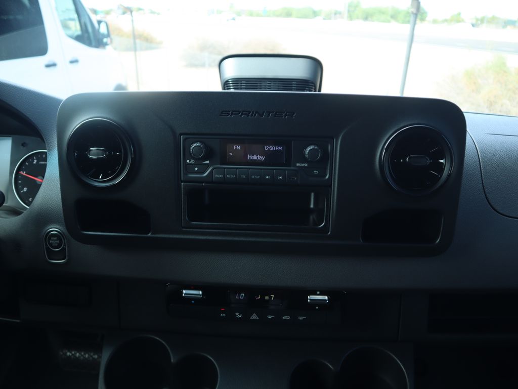 Thumbnail: 2025 Mercedes-Benz Sprinter - 16