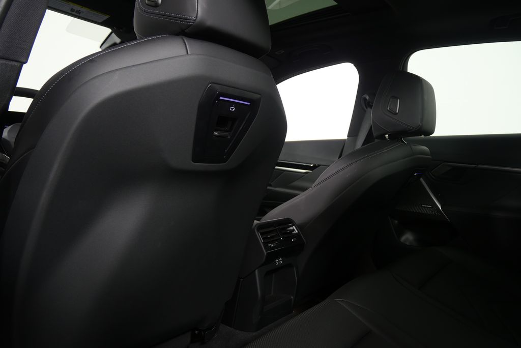 2025 BMW 5 Series 530i 17