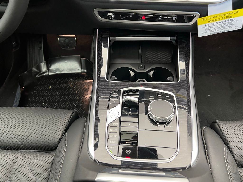 Thumbnail: 2026 BMW X5 - 12