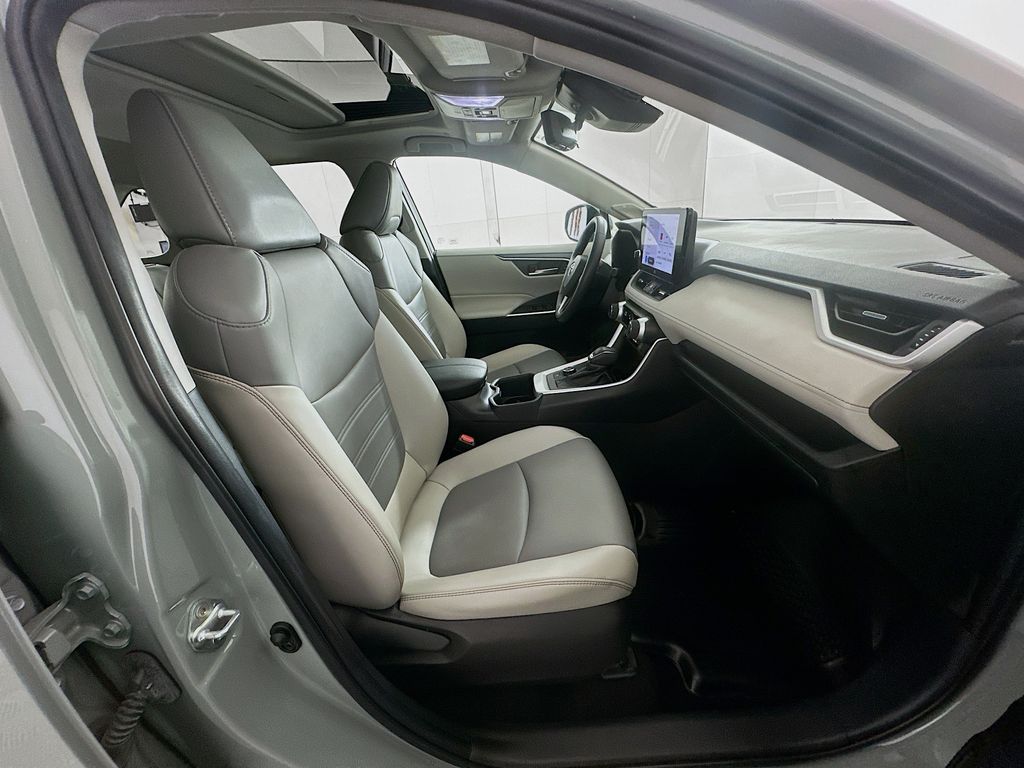 Thumbnail: 2023 Toyota RAV4 - 28