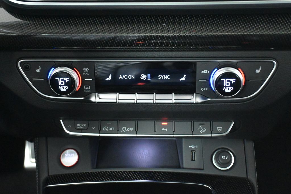 Thumbnail: 2025 Audi SQ5 - 24