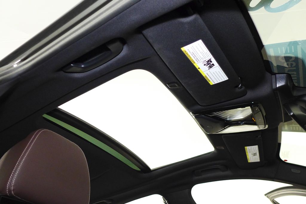 Thumbnail: 2023 BMW 5 Series - 17