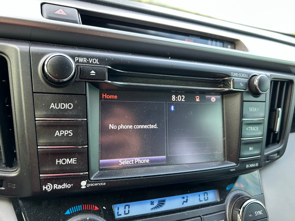 Thumbnail: 2018 Toyota RAV4 - 24