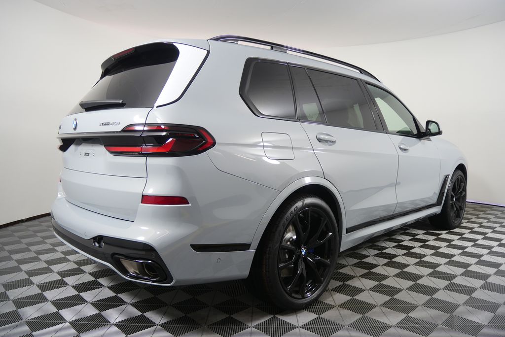 Thumbnail: 2026 BMW X7 - 3