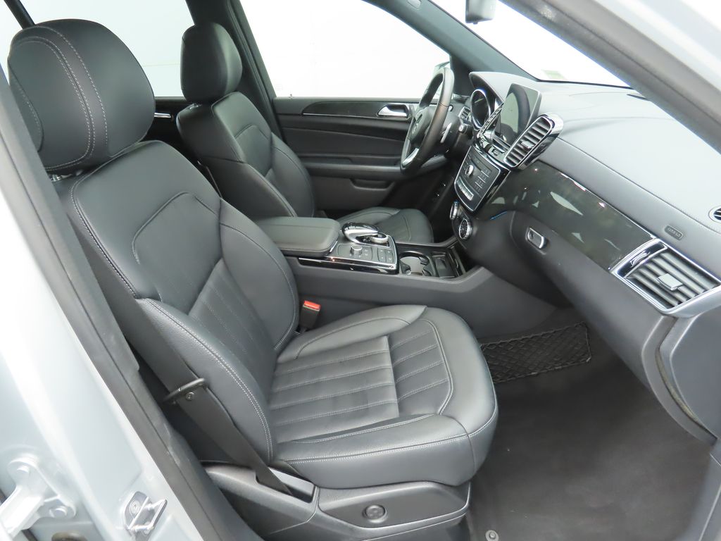 Thumbnail: 2019 Mercedes-Benz GLS - 20