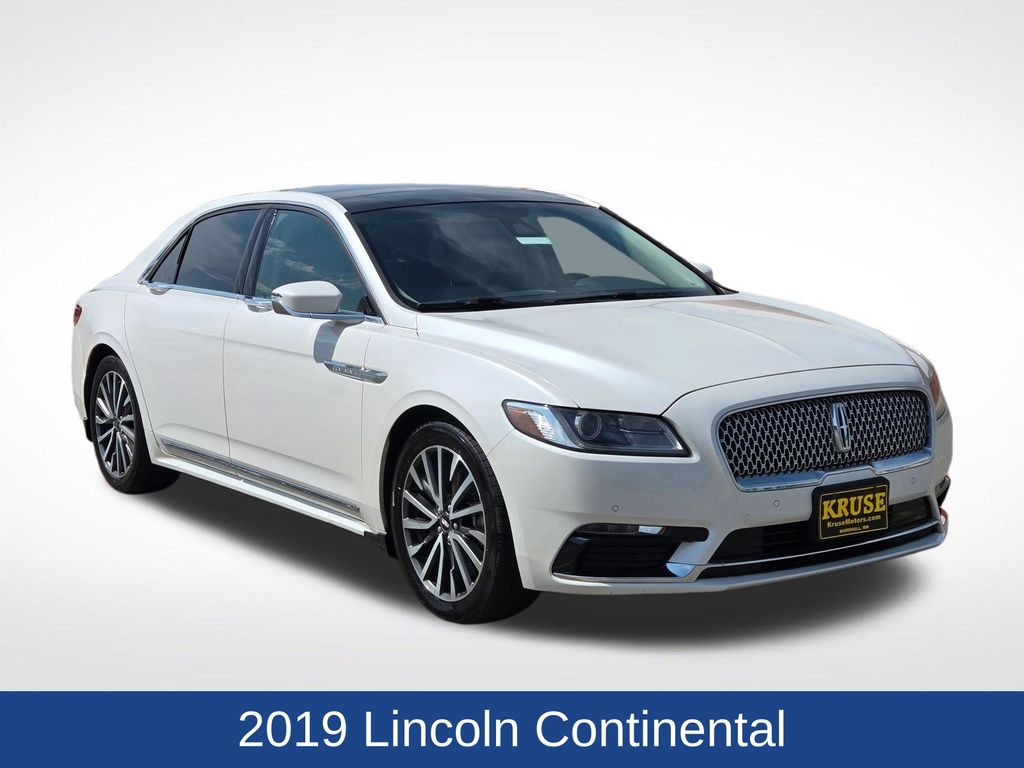 Used 2019 Lincoln Continental Select with VIN 1LN6L9TK4K5605921 for sale in Marshall, Minnesota
