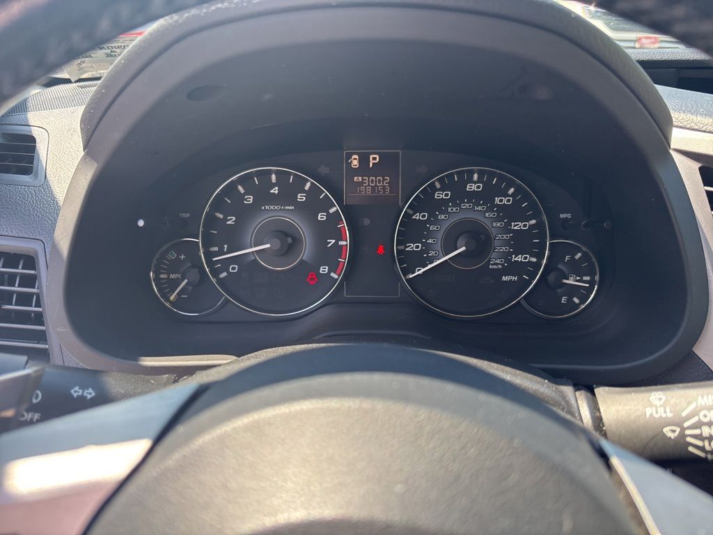 Used 2010 White Subaru 2.5i Premium image 9