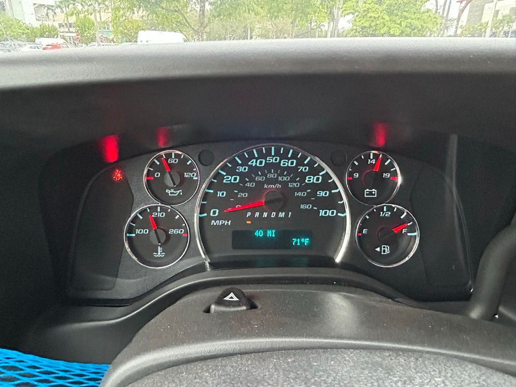 New 2025 Summit White Chevrolet Work Van image 16