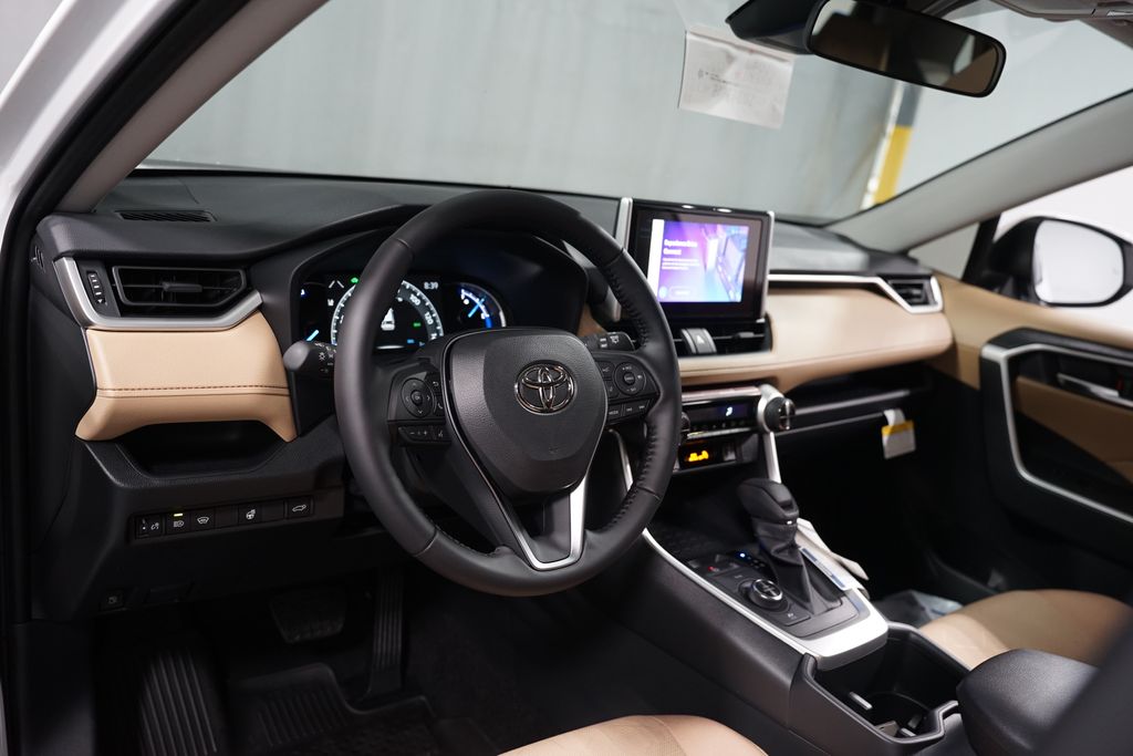 Thumbnail: 2025 Toyota RAV4 - 11